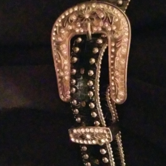 Nocona Interchangeable Buckle Cross Conchos Belt - Picture 2 of 16